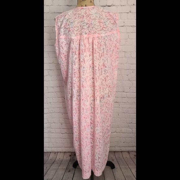 Vintage Handmade Pink Barbiecore Semi Floral Night Gown - Picture 4 of 15